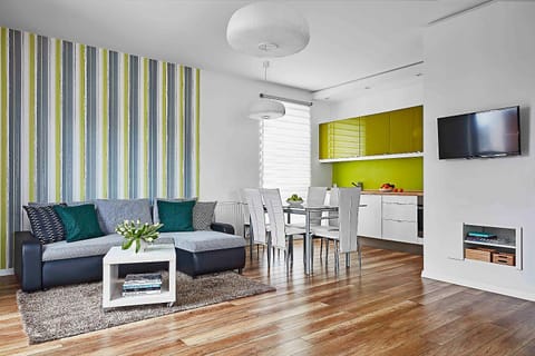 TV and multimedia, Kitchen or kitchenette, Living room, Seating area, Dining area, Evening entertainment