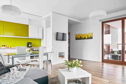 TV and multimedia, Kitchen or kitchenette, Living room, Dining area