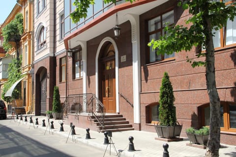 Property building, Summer