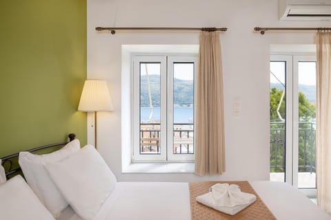 Bed, View (from property/room), Bedroom, Sea view