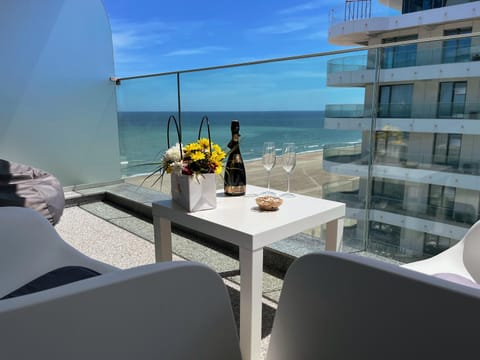 Balcony/Terrace, Beach, Sea view, Drinks