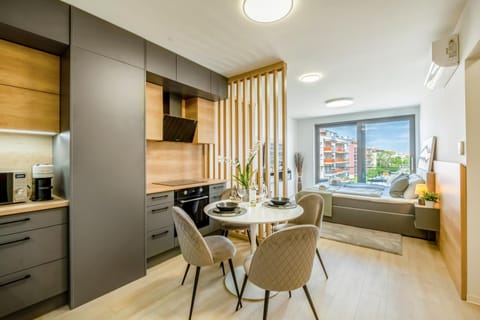 Dining area, kitchen