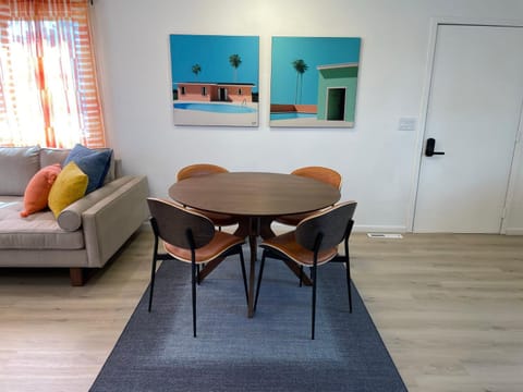 Seating area, Dining area