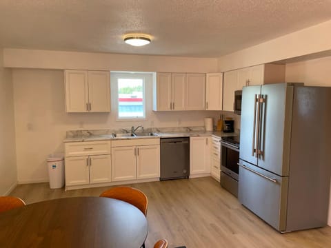 Kitchen or kitchenette, dishwasher, minibar, pet friendly, stove