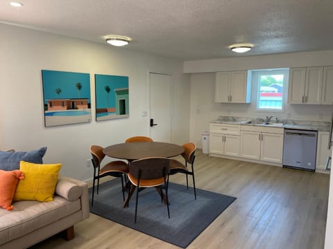 Kitchen or kitchenette, Seating area, Dining area