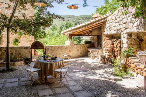 Patio, Natural landscape, Activities, BBQ facilities, Fishing, Garden, Balcony/Terrace, Hiking, Cycling, Pets, Garden view, Mountain view, River view, Swimming pool, Breakfast, Open Air Bath, Parking, flat iron, internet, sunbed