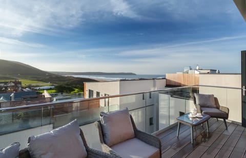 Natural landscape, View (from property/room), Balcony/Terrace, Seating area