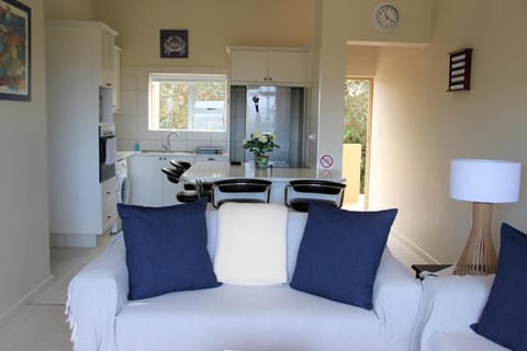 Facade/entrance, Living room, Seating area, kitchen