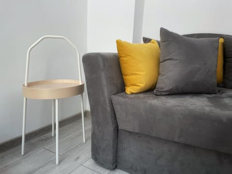 Bed, Seating area, Bedroom