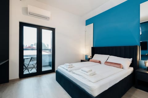 Bedroom, Parking