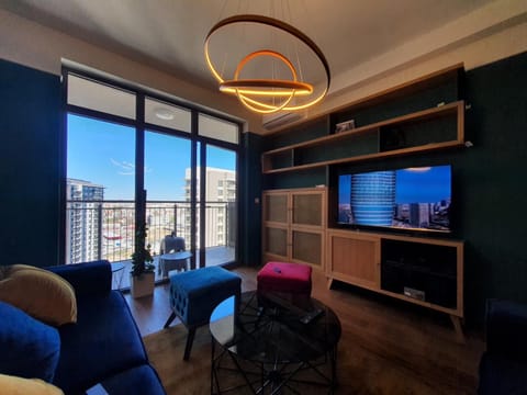 TV and multimedia, Living room, Seating area, City view, Street view