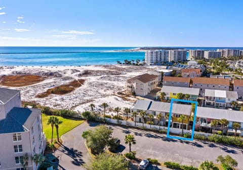 Beach Side Destin Retreat House in Destin