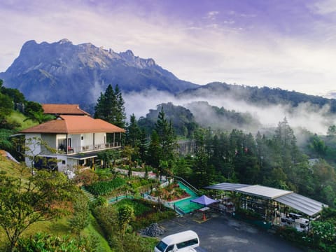 Property building, Mountain view, Parking