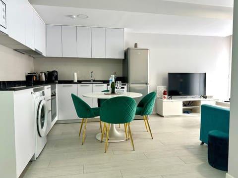 TV and multimedia, Living room, Dining area