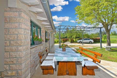 Property building, Garden, Garden view