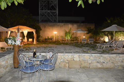 View (from property/room), Garden view, Inner courtyard view