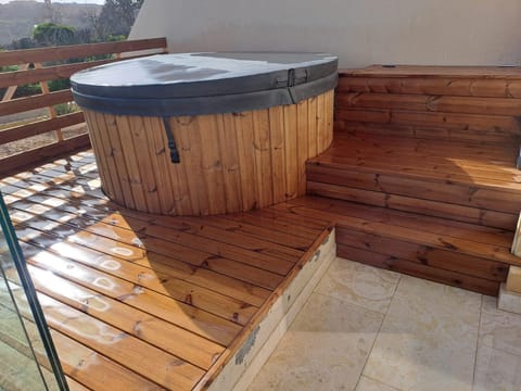 Gozo Harbour Views, Mgarr Heights Apartment in Malta