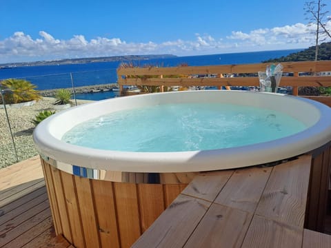 Gozo Harbour Views, Mgarr Heights Apartment in Malta