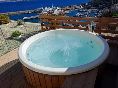 Gozo Harbour Views, Mgarr Heights Apartment in Malta