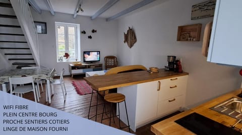 TV and multimedia, Living room, Dining area