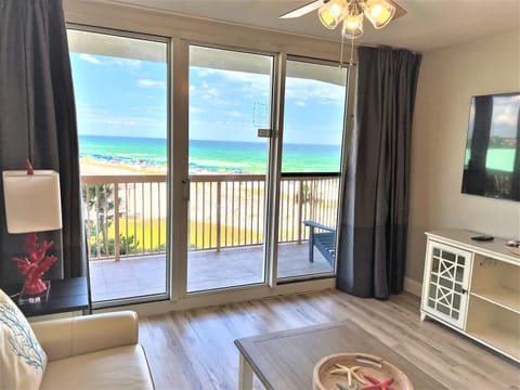 Patio, Living room, Beach, Sea view