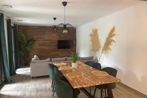 Maison idéale pour les familles avec piscine privée - Fontaine-de-Vaucluse House in Fontaine-de-Vaucluse