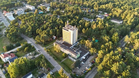 Property building, Off site, Bird's eye view, View (from property/room), City view, Garden view, Street view, Street view, Parking