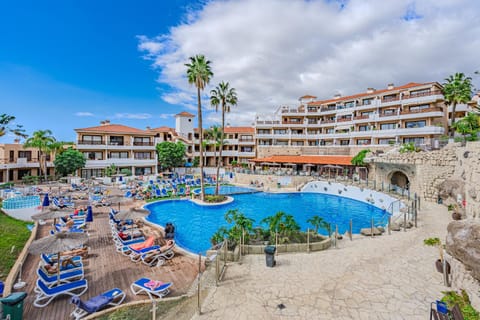 Property building, Day, Pool view, sunbed