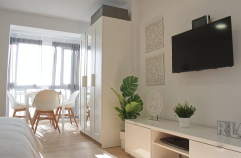 Photo of the whole room, Time of day