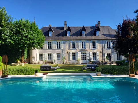 Property building, Spring, Summer, Garden, Garden, Swimming pool, sunbed