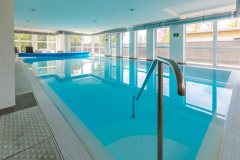Sauna, Steam room, Swimming pool, Swimming pool