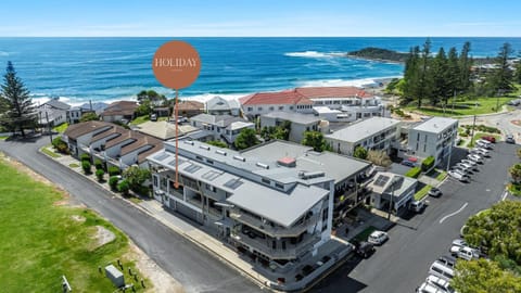 Property building, Neighbourhood, Bird's eye view, Beach, Sea view, Location