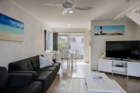 TV and multimedia, Living room, Dining area