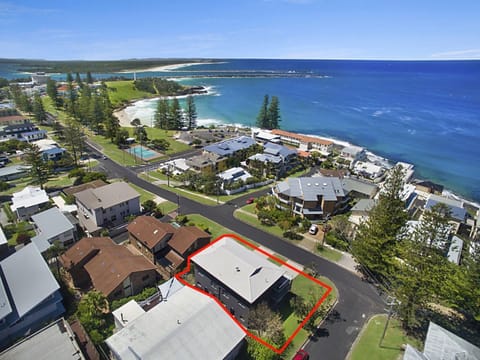 Property building, Day, Neighbourhood, Bird's eye view, Sea view, Location