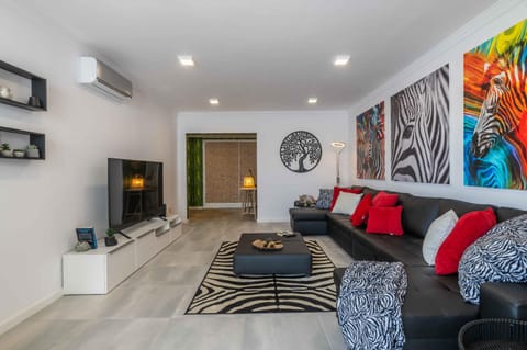 Communal lounge/ TV room, Living room