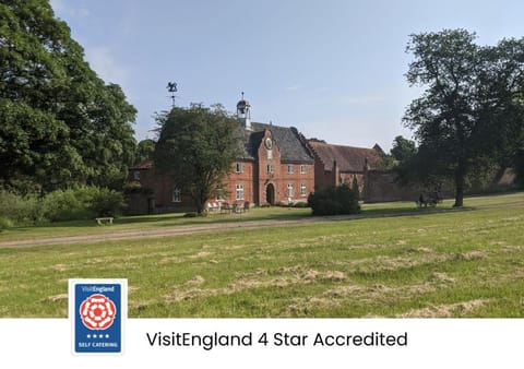 Spixworth Hall Cottages Apartment in Broadland District