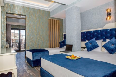 Bed, Living room, Photo of the whole room, Seating area, Bedroom, towels