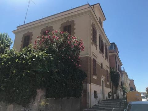 Facade/entrance, Street view