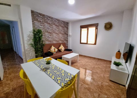 Communal lounge/ TV room, Seating area, Dining area