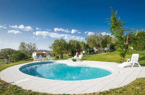 Day, Garden, Garden view, Pool view, Swimming pool, sunbed