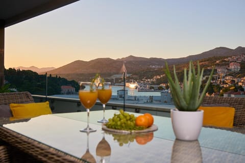 View (from property/room), Balcony/Terrace, Sea view