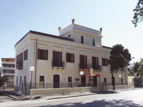 Property building, Facade/entrance, View (from property/room)