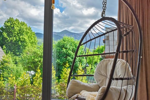 Day, Natural landscape, Garden, View (from property/room), Balcony/Terrace, Living room, Seating area, Garden view, Mountain view