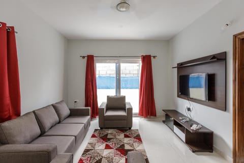 TV and multimedia, Living room, Seating area, Evening entertainment