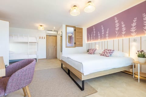 Bed, Photo of the whole room, Bedroom, bunk bed