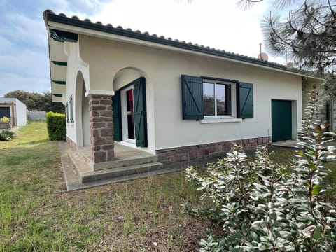 Patio, Facade/entrance, Garden