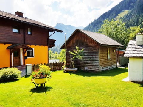 Property building, Summer, Garden