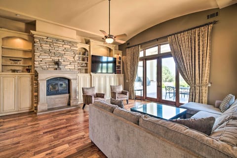 Stunning Palmdale Villa Oasis on Vineyard! Villa in Palmdale