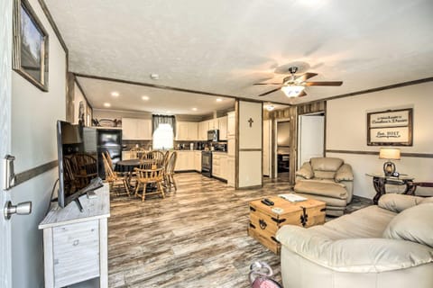 Cozy Hardin Retreat with Lake Kentucky View! House in Lake Barkley