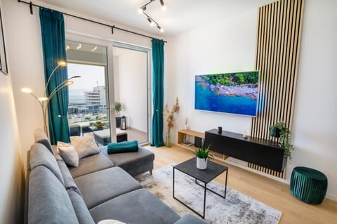 Communal lounge/ TV room, Balcony/Terrace, Seating area